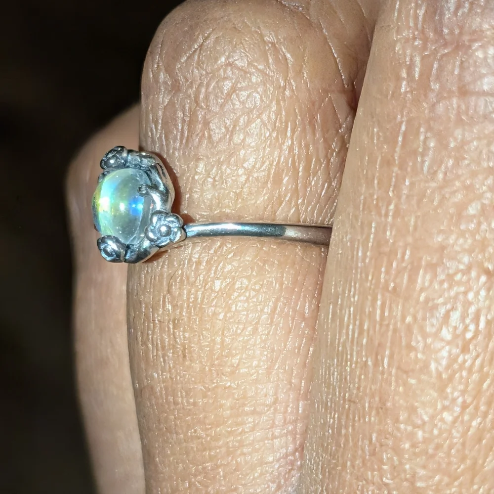 925 sterling moonstone ring sz 6